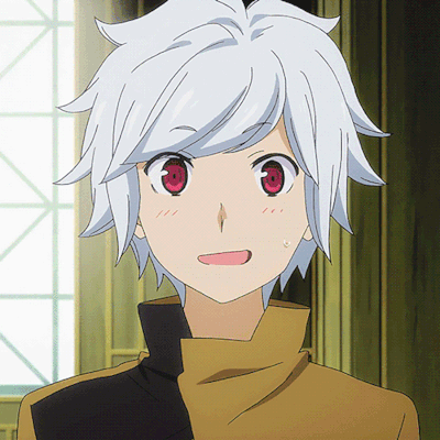 Bell Cranel smiling with white hair and red eyes like a rabbit.